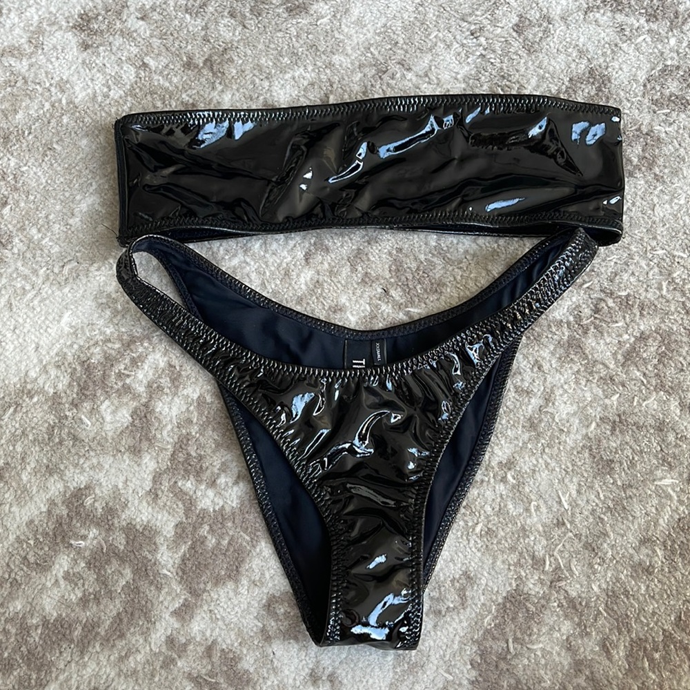 Triangle leather breathing suit